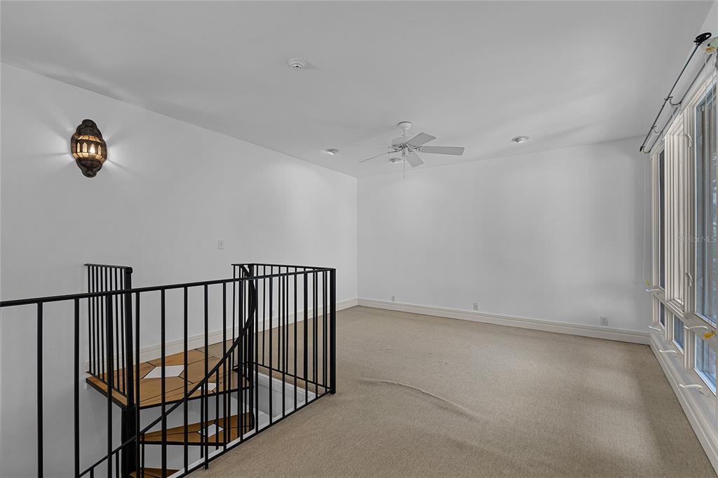 Orlando, Florida, 32806, United States, 3 Bedrooms Bedrooms, ,4 BathroomsBathrooms,Residential,For Sale,1927434