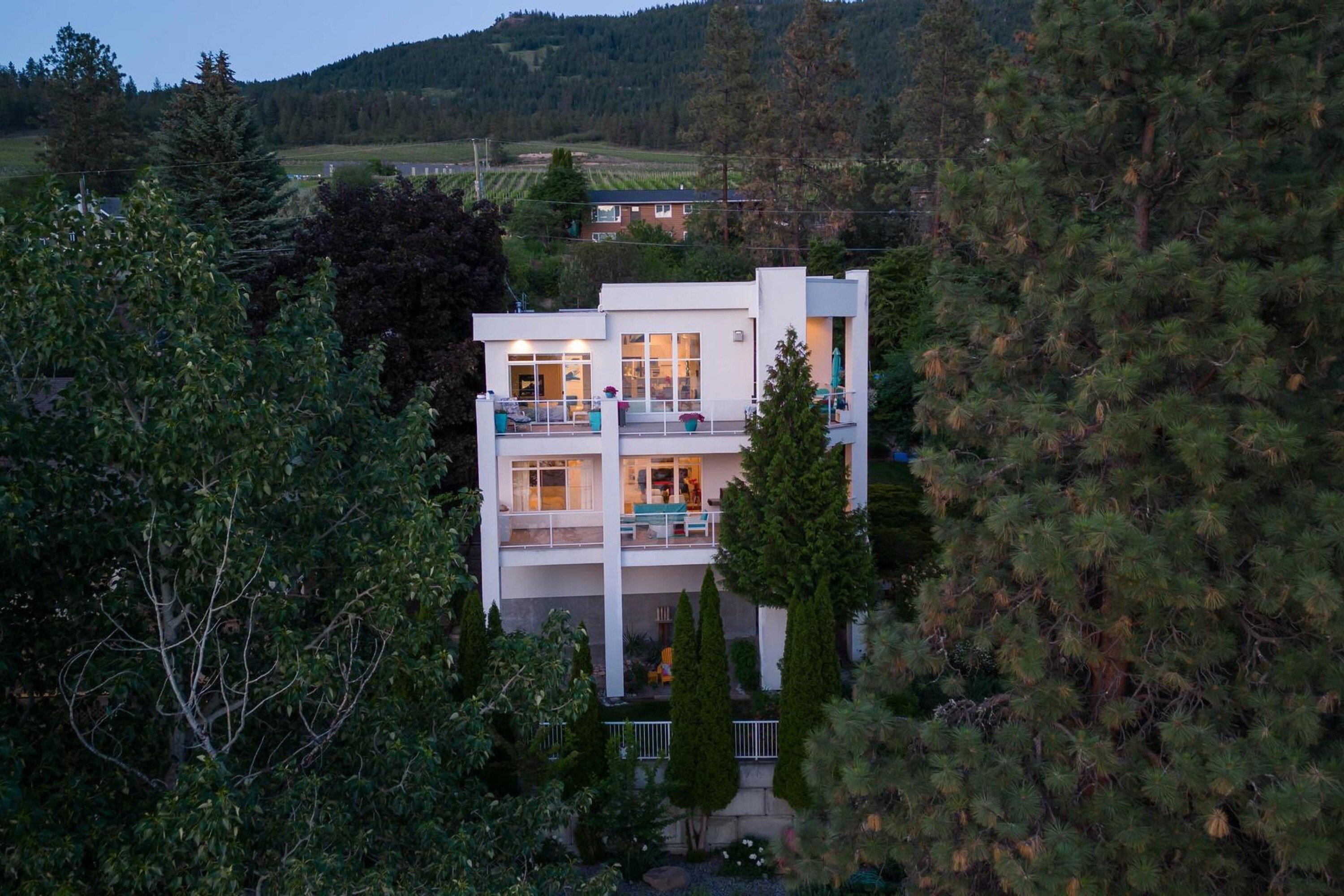  Modern Lakeshore Home - 物件實景