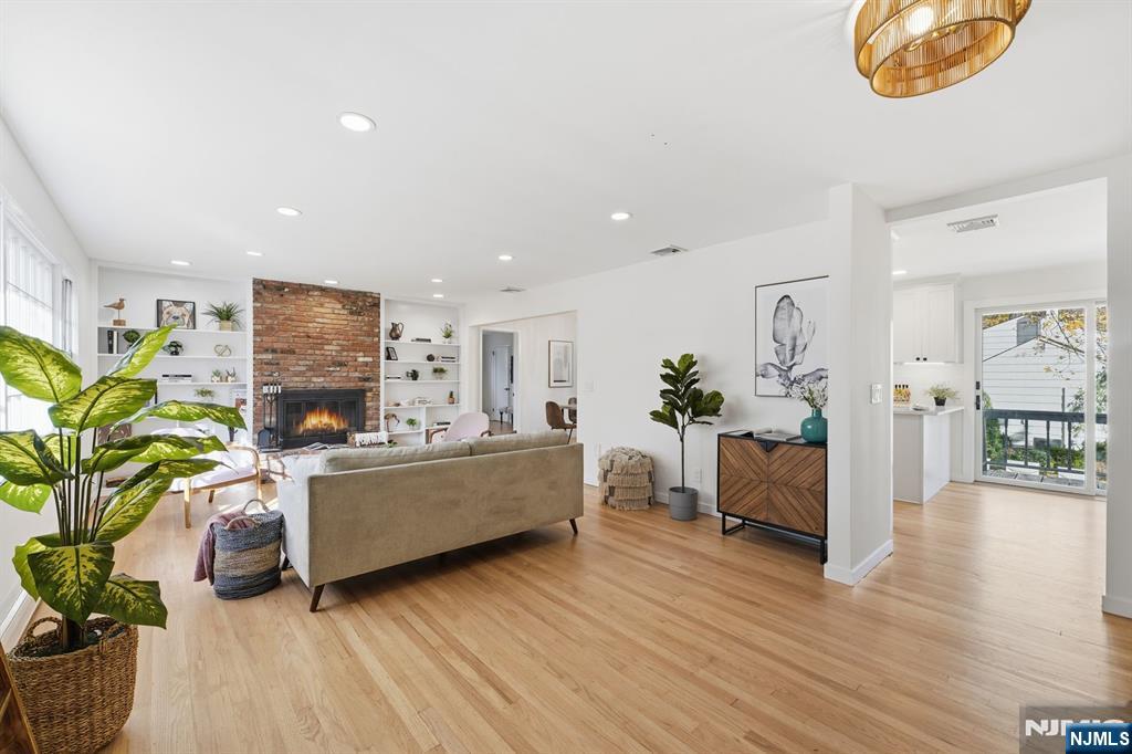 Twp of Washington, New Jersey, 07676, United States, 5 Bedrooms Bedrooms, ,3 BathroomsBathrooms,Residential,For Sale,1989508