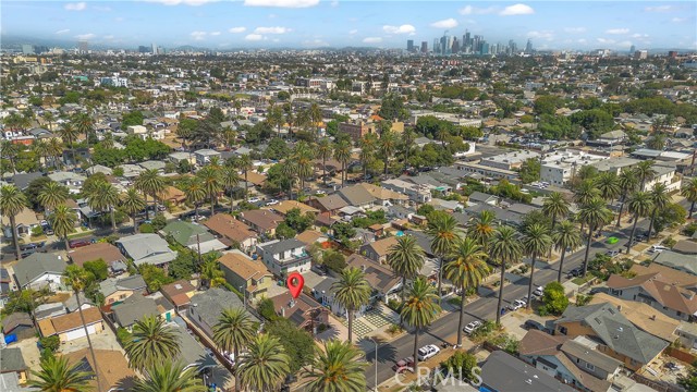 Los Angeles, California, 90062, United States, 5 Bedrooms Bedrooms, ,Residential,For Sale,1975907