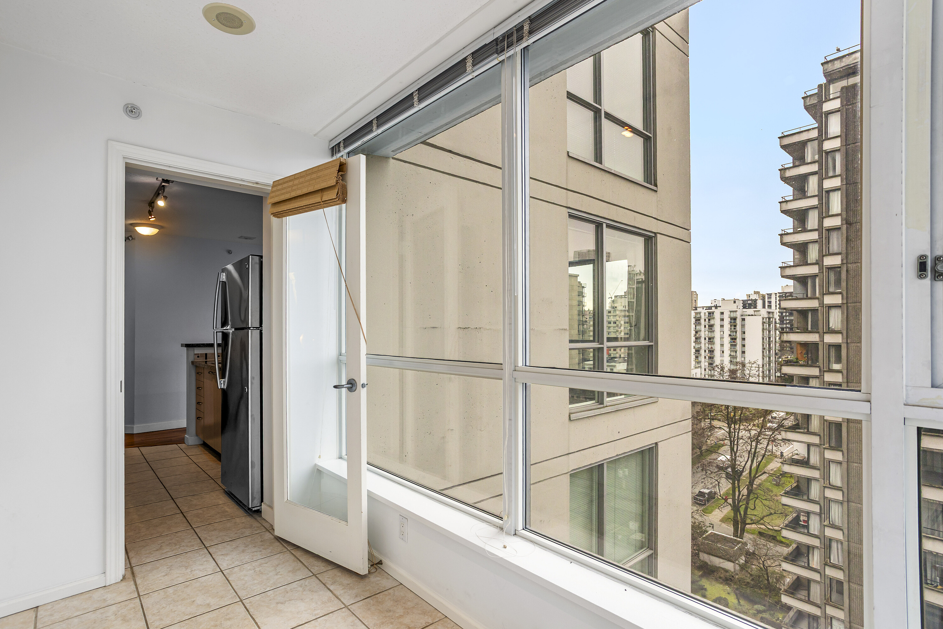  Downtown One Bedroom & Two Den - 物件實景