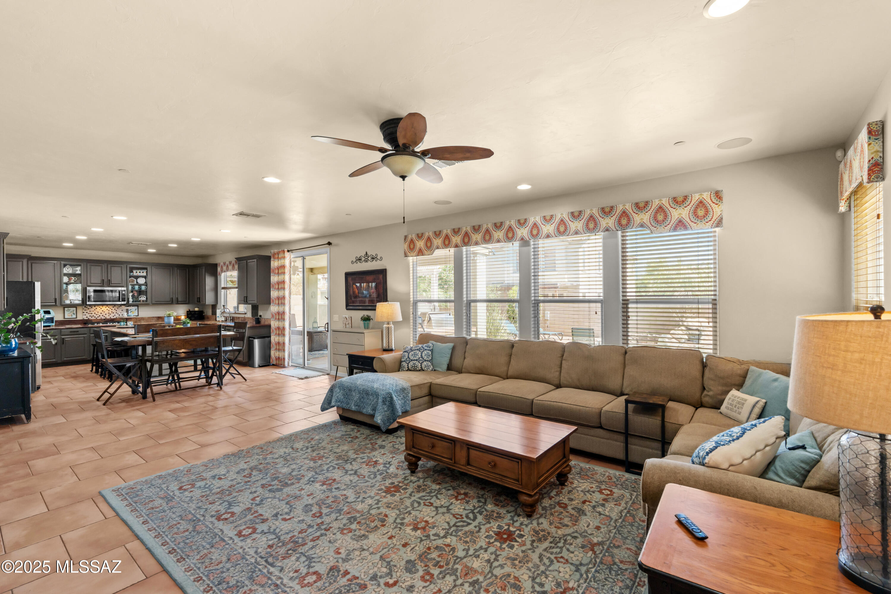 Sahuarita, Arizona, 85629, United States, 4 Bedrooms Bedrooms, ,3 BathroomsBathrooms,Residential,For Sale,1827979