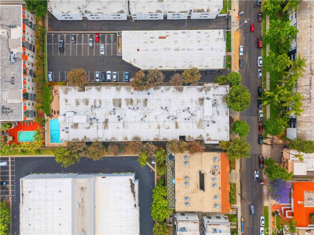 Sherman Oaks, California, 91411, United States, 2 Bedrooms Bedrooms, ,2 BathroomsBathrooms,Residential,For Sale,1847067