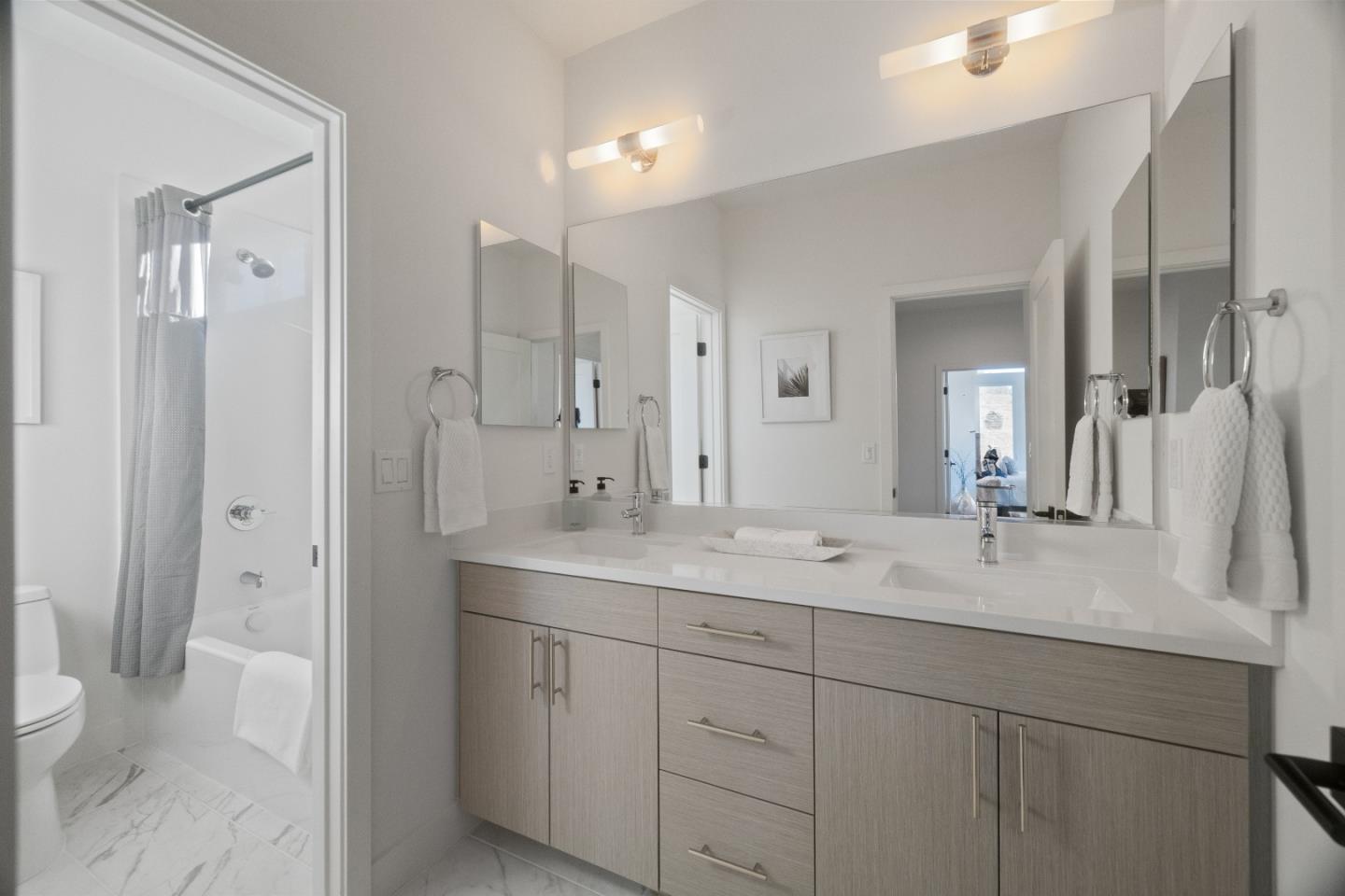 Pacifica, California, 94044, United States, 4 Bedrooms Bedrooms, ,4 BathroomsBathrooms,Residential,For Sale,2003276