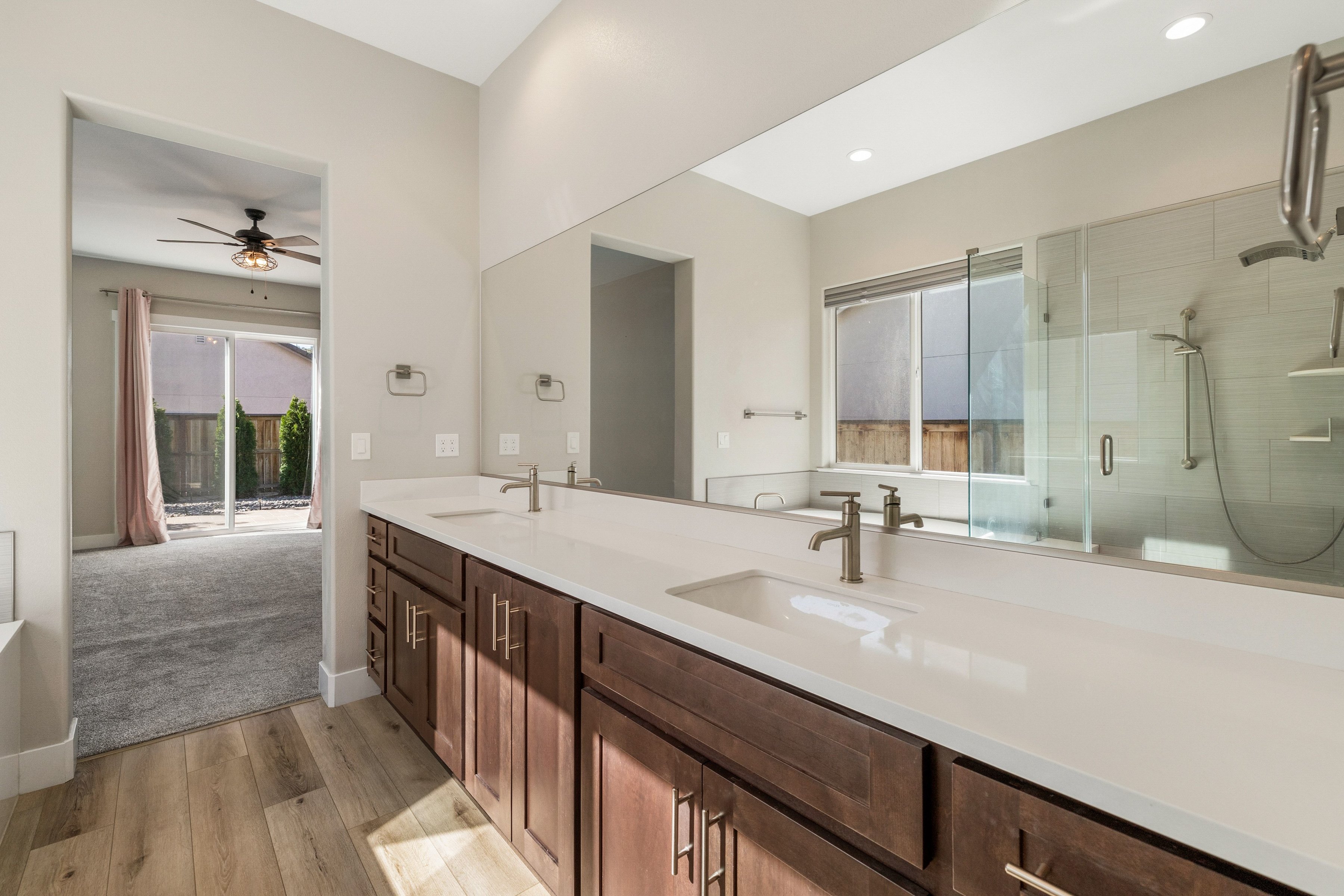  Striking Two-Story Modern Living in Verdi - 物件實景