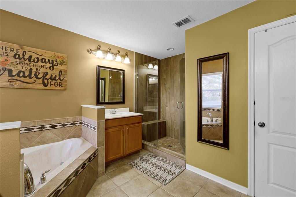 Oviedo, Florida, 32765, United States, 6 Bedrooms Bedrooms, ,5 BathroomsBathrooms,Residential,For Sale,1857503