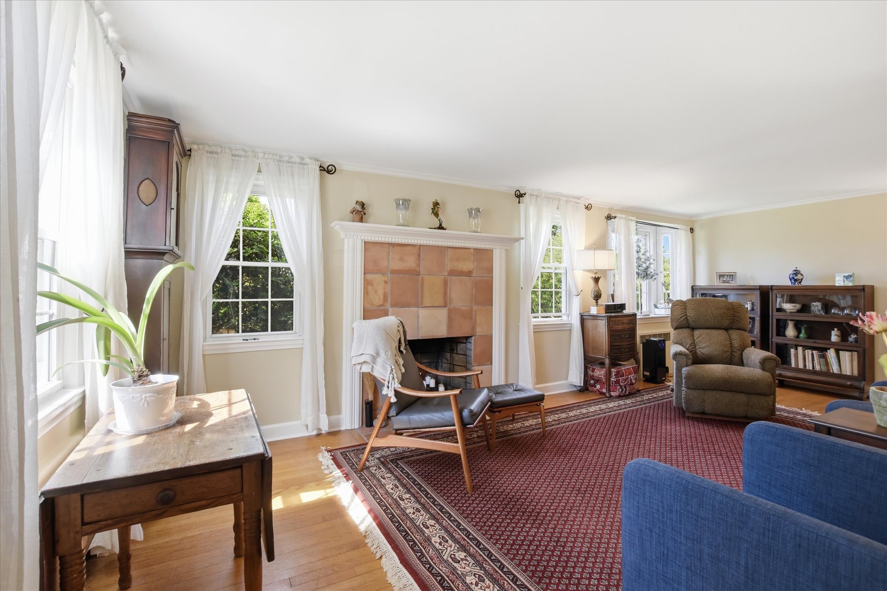  ?Shadylawn? Neighborhood Cape Cod Home With a Flowing Floorplan - 物件實景