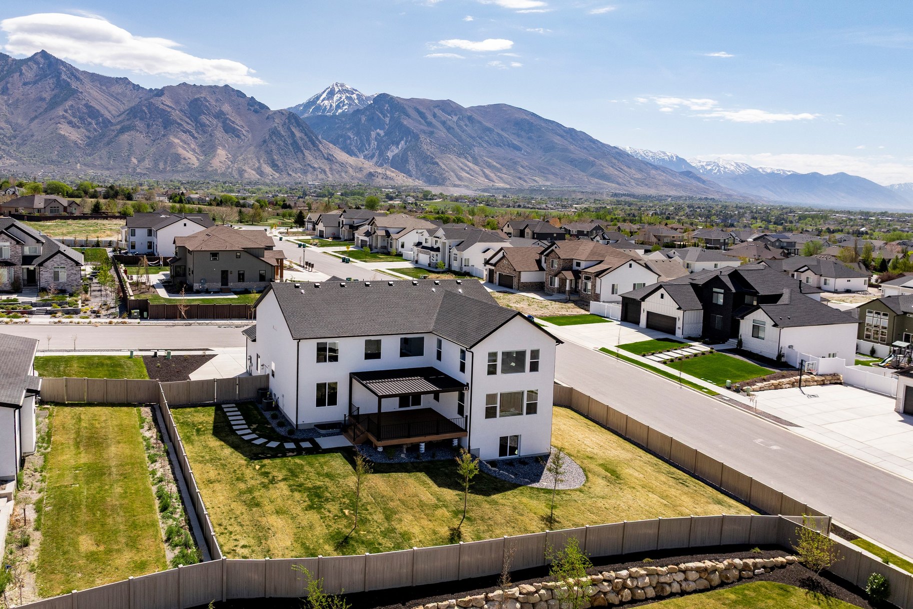  Practically Brand New Home in Highland, with Stunning Mountain Views - 物件實景