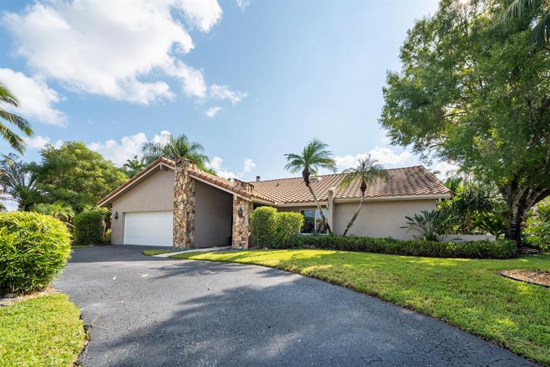 Plantation, Florida, 33322, United States, 4 Bedrooms Bedrooms, ,2 BathroomsBathrooms,Residential,For Sale,1925326