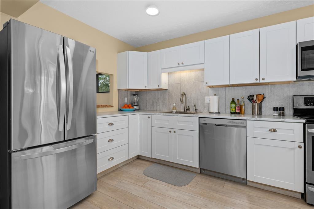 Sarasota, Florida, 34231, United States, 2 Bedrooms Bedrooms, ,2 BathroomsBathrooms,Residential,For Sale,1969119