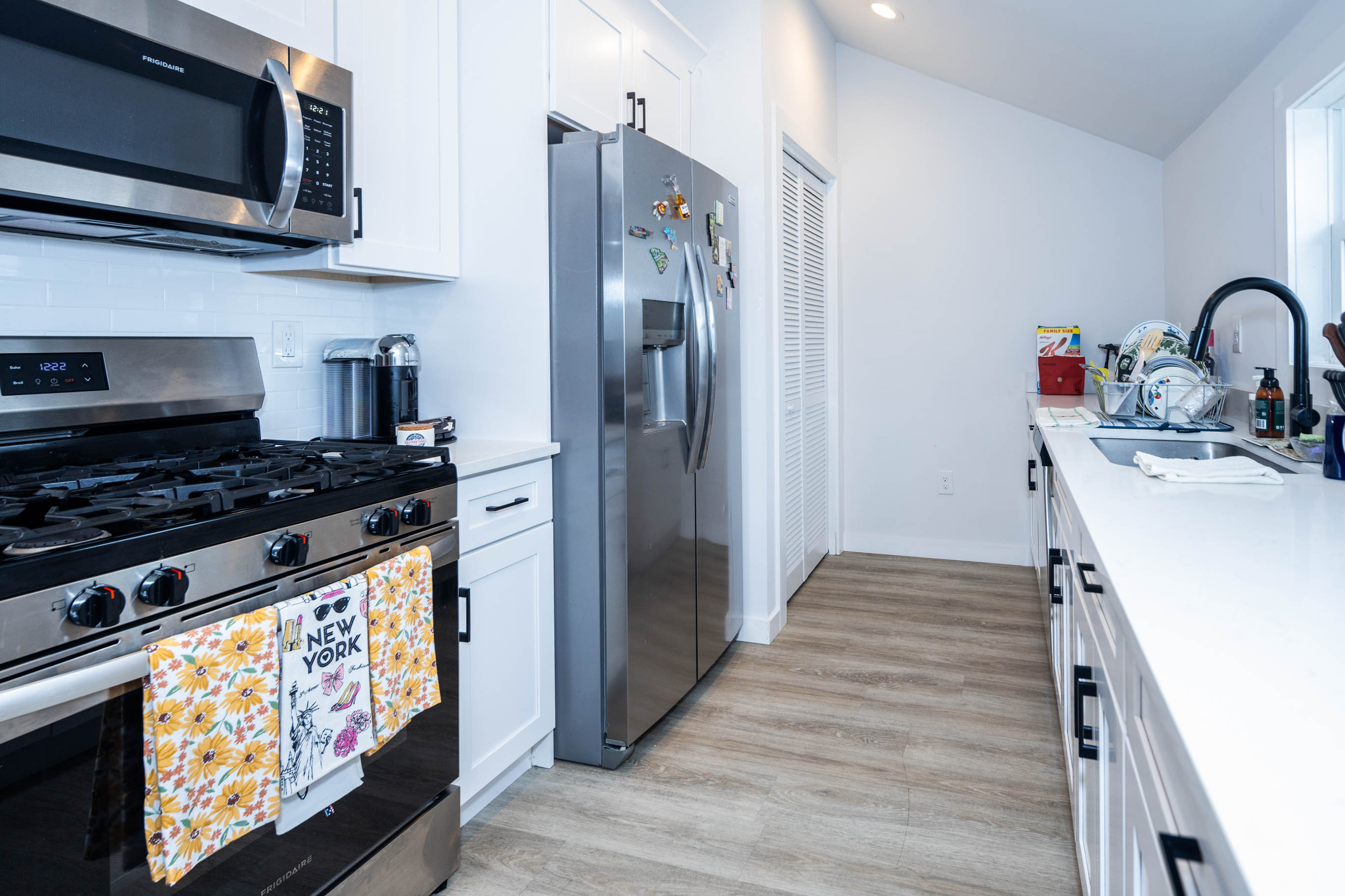 Fords, New Jersey, 08863, United States, 5 Bedrooms Bedrooms, ,2 BathroomsBathrooms,Residential,For Sale,2005682