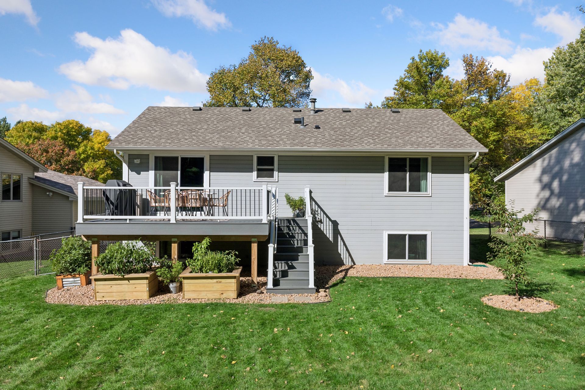  A Light-Filled Home Near Rolling Oaks Park - 物件實景