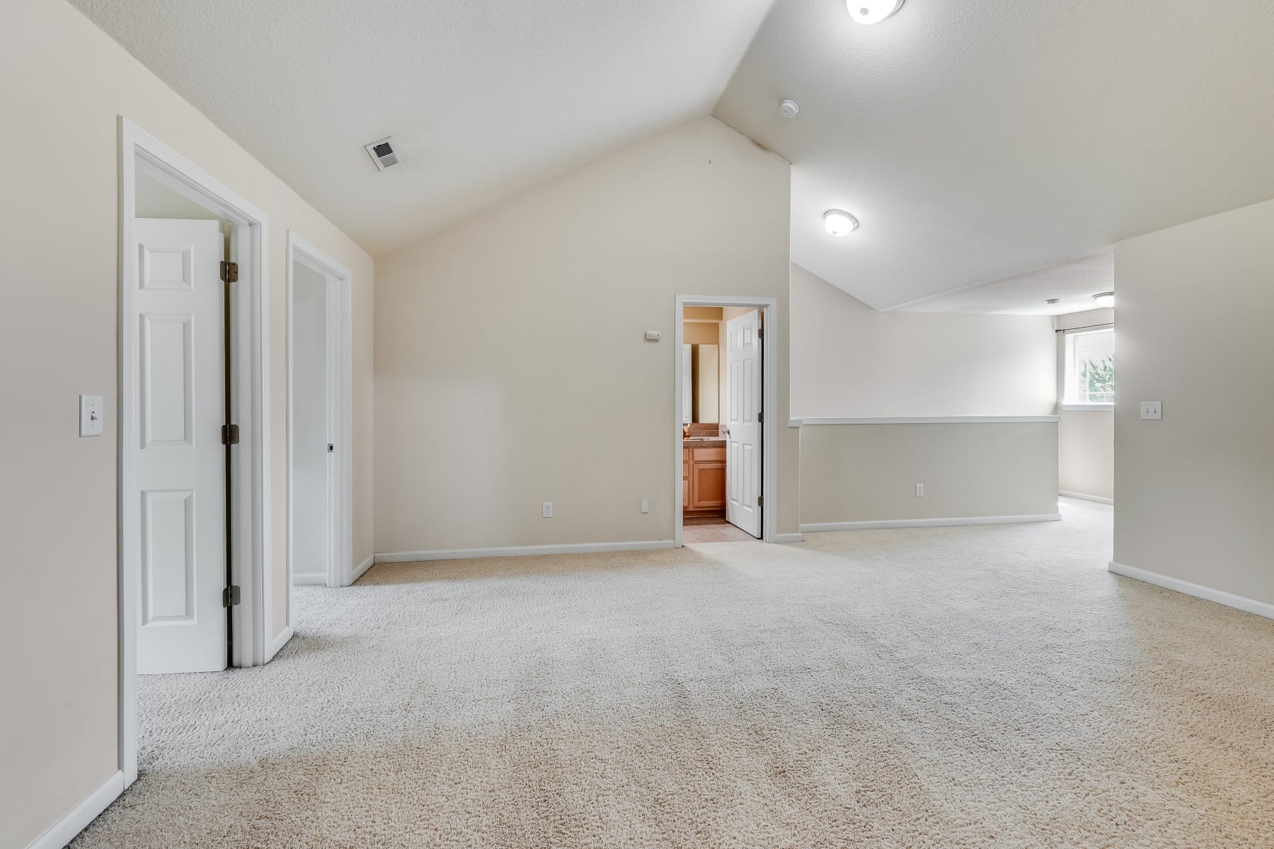  2106 CHARLIE CT Forest Grove, OR 97116 - 物件實景