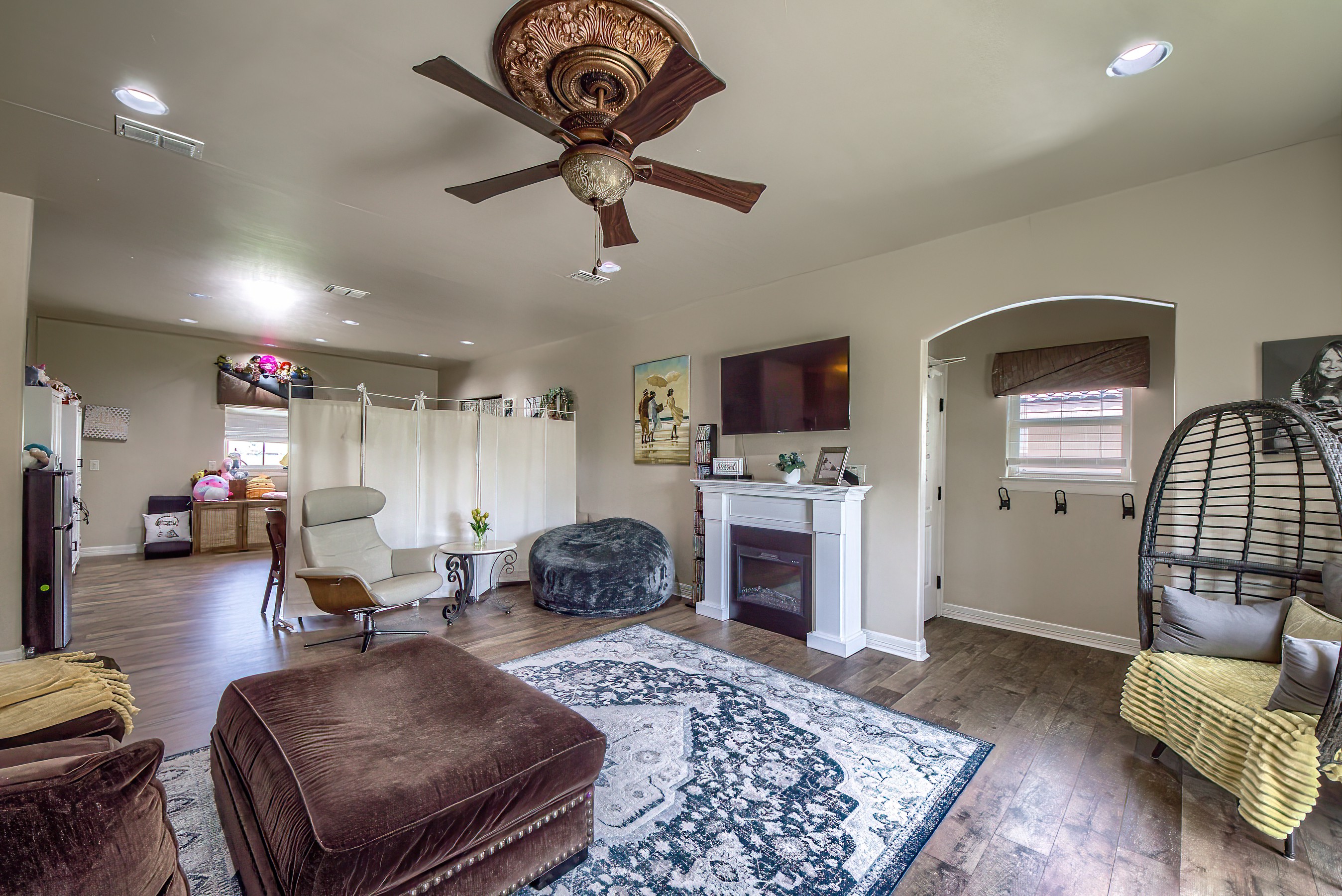 Seguin, Texas, 78155, United States, 7 Bedrooms Bedrooms, ,7 BathroomsBathrooms,Residential,For Sale,1994199