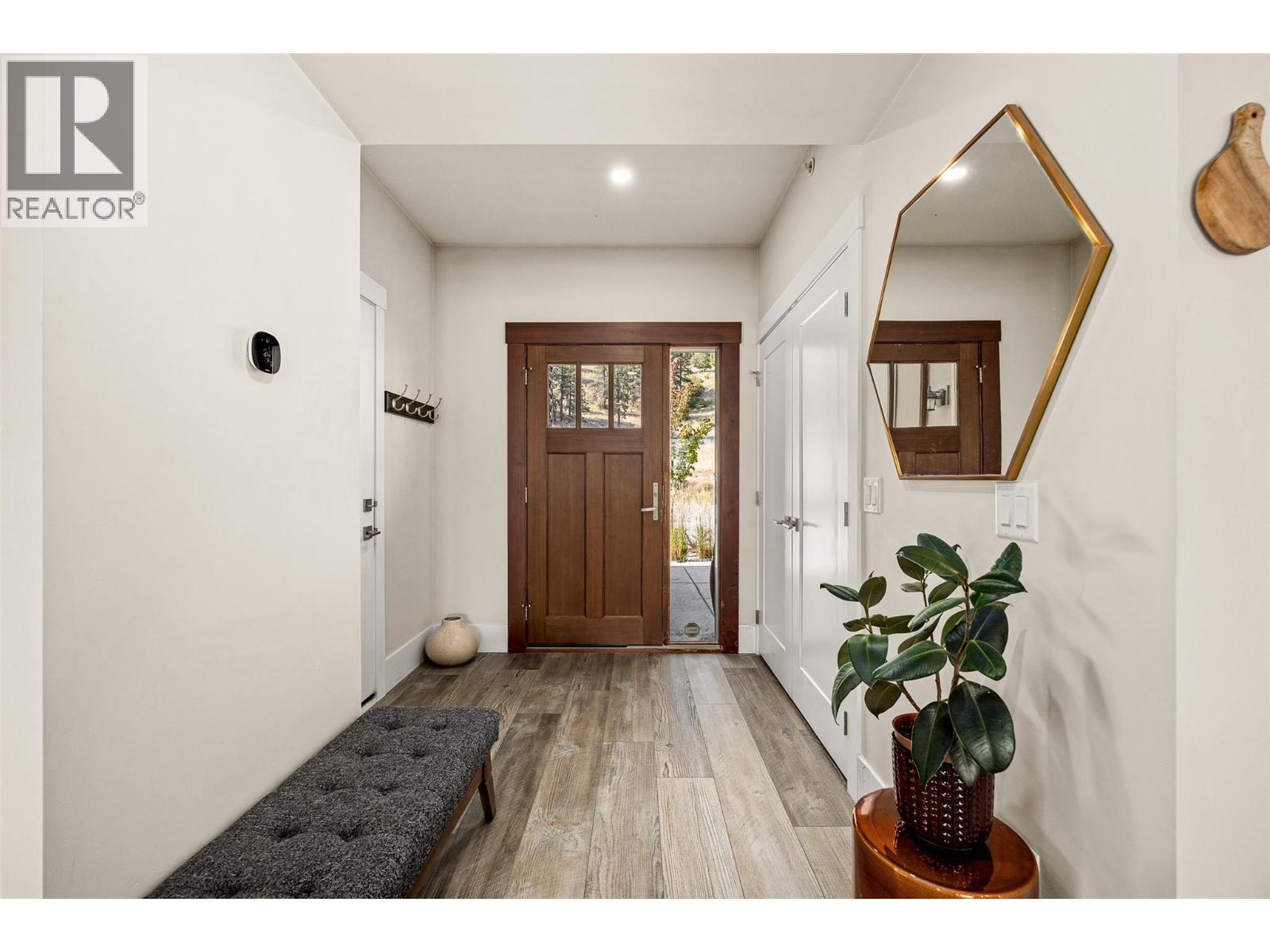 PEACHLAND, British Columbia, V0H 1X5, CA, 3 Bedrooms Bedrooms, ,2 BathroomsBathrooms,Residential,For Sale,1951161
