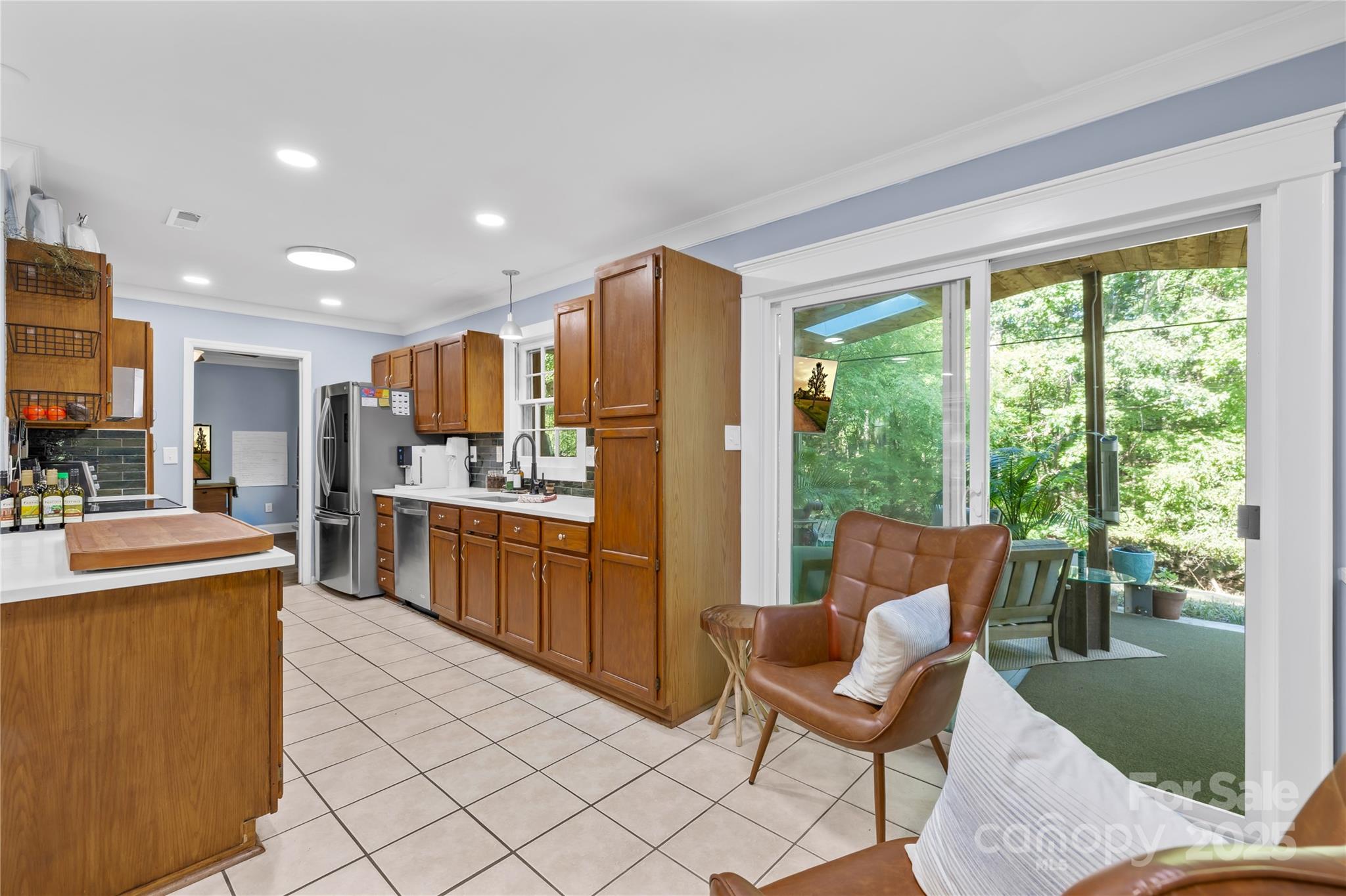 Matthews, North Carolina, 28105, United States, 3 Bedrooms Bedrooms, ,3 BathroomsBathrooms,Residential,For Sale,1948872