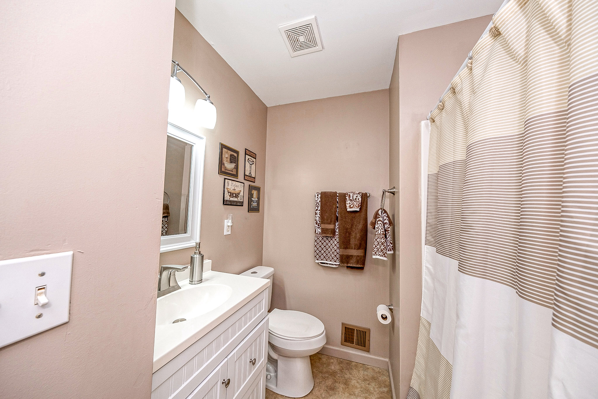  205 Springwater Court, Moon Township, PA 15108 - 物件實景