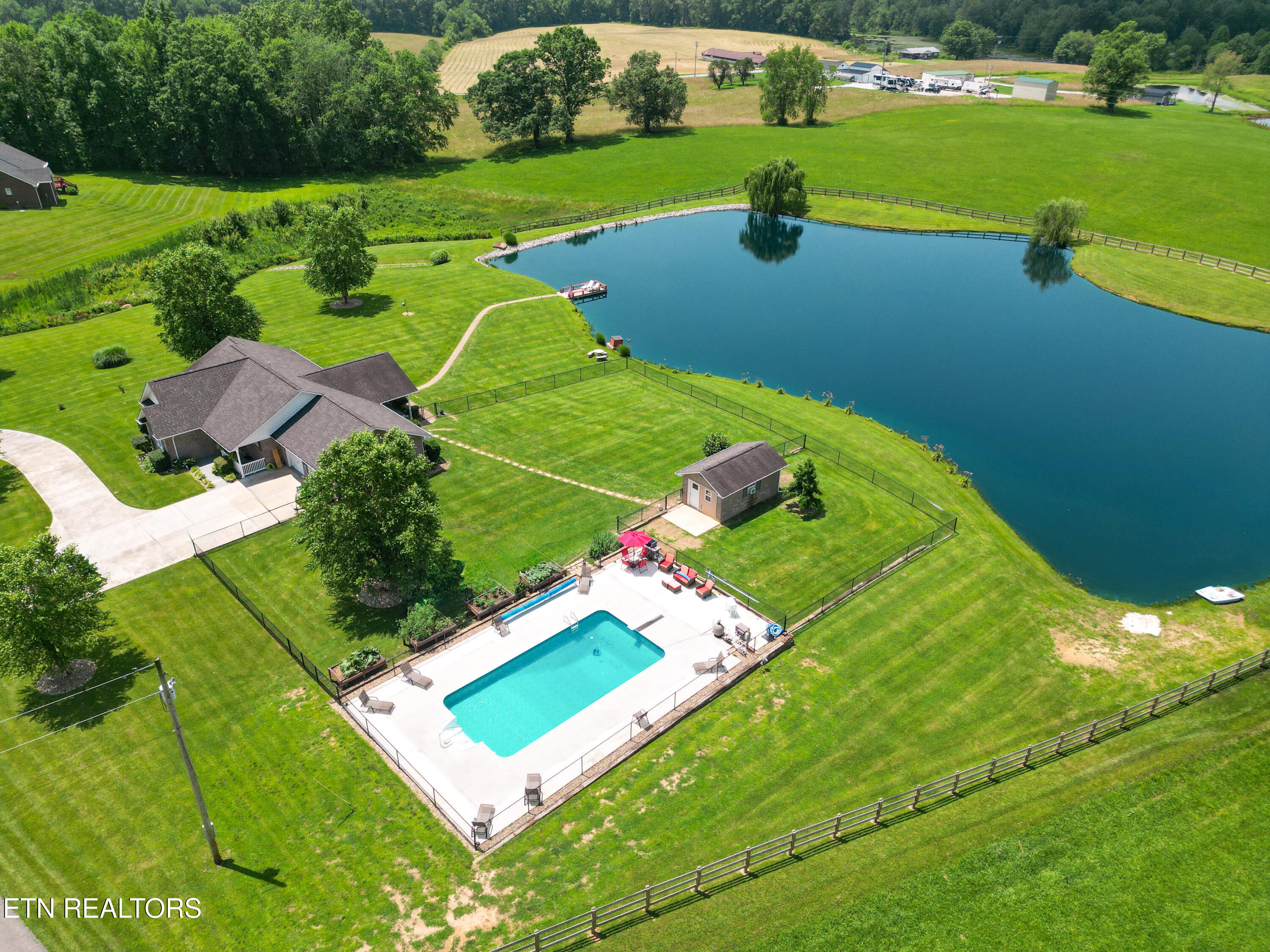 Oneida, Tennessee, 37841, United States, 3 Bedrooms Bedrooms, ,3 BathroomsBathrooms,Residential,For Sale,1973702