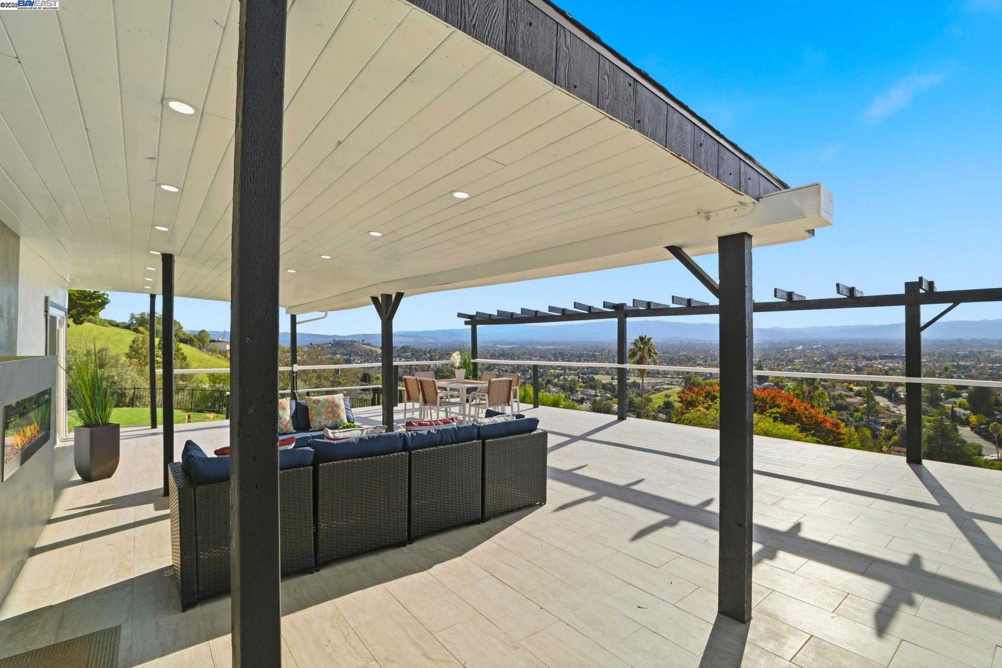 San Jose, California, 95127, United States, 4 Bedrooms Bedrooms, ,4 BathroomsBathrooms,Residential,For Sale,1988045