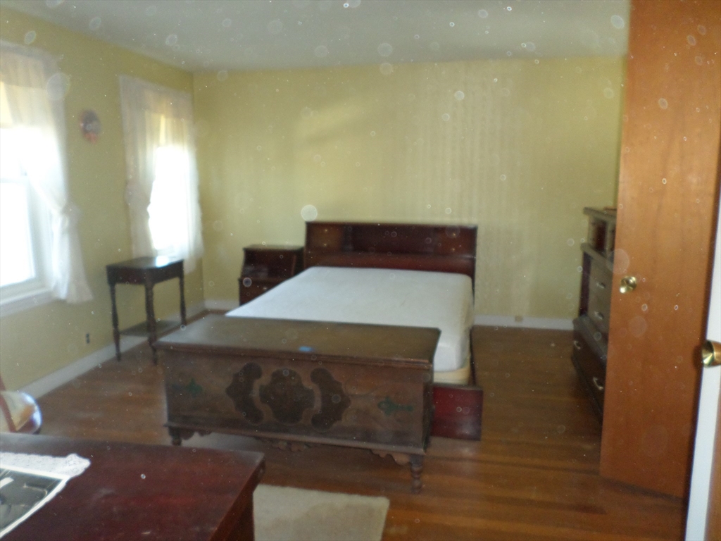 Saugus, Massachusetts, 01906, United States, 3 Bedrooms Bedrooms, ,2 BathroomsBathrooms,Residential,For Sale,1983401