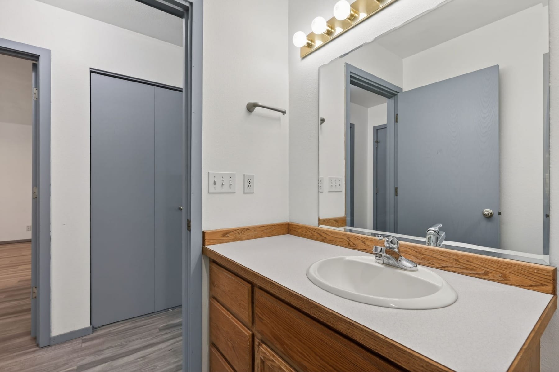  908 SE Stratford Court Bend, OR 97702 - 物件實景