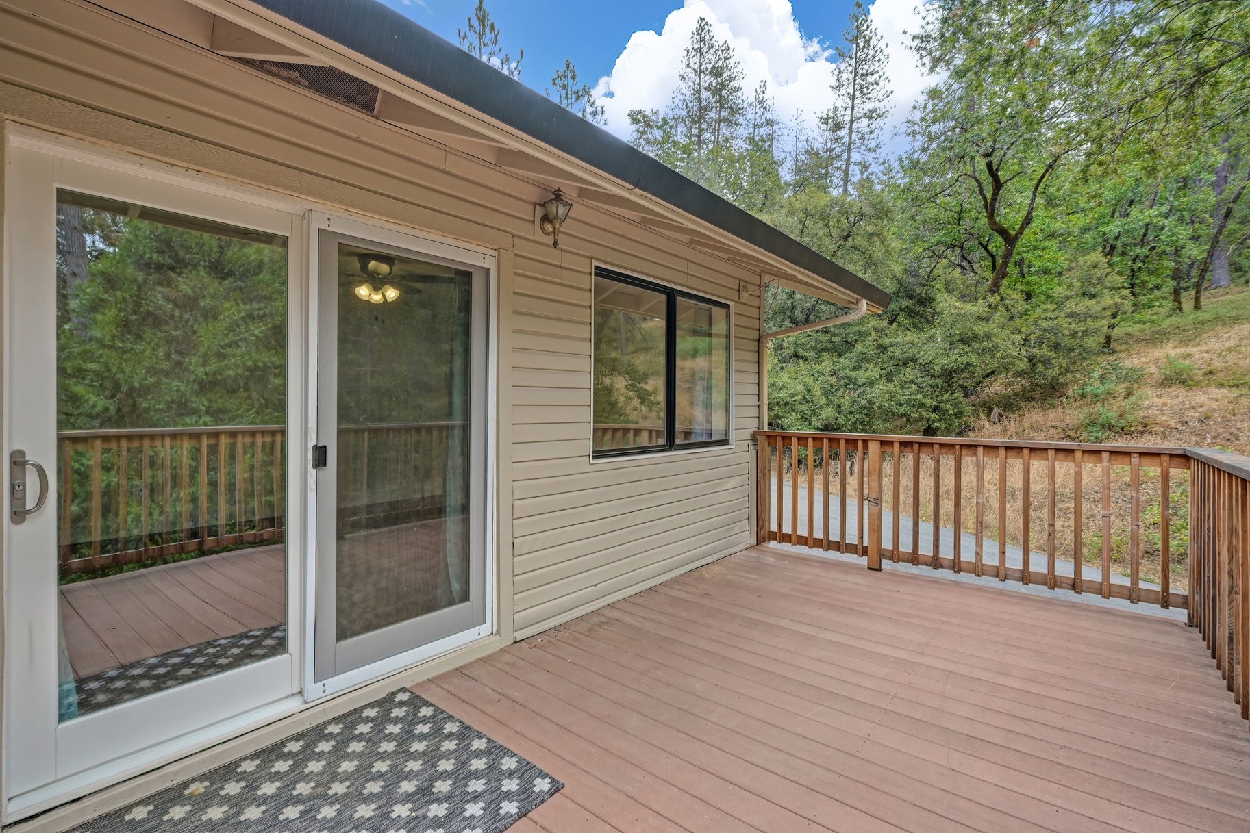  Spacious Grass Valley Country Property, 5 acres, shop and pond - 物件實景
