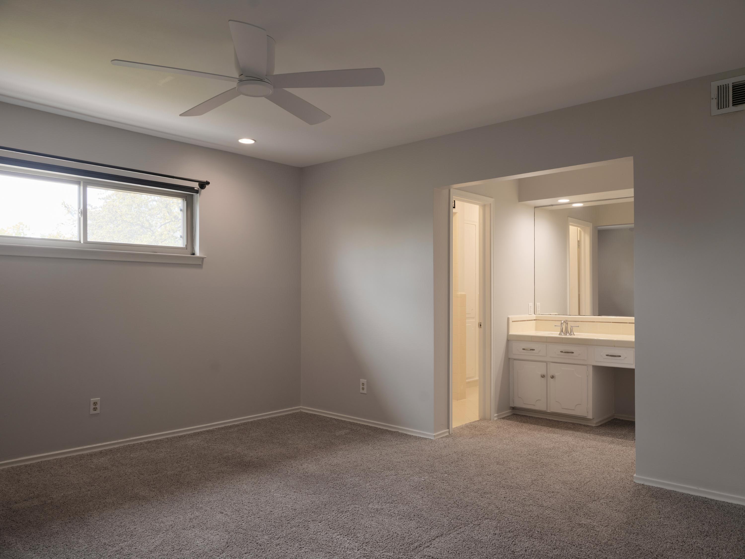  Spacious Home filled with Modern Updates and Original Charm - 物件實景