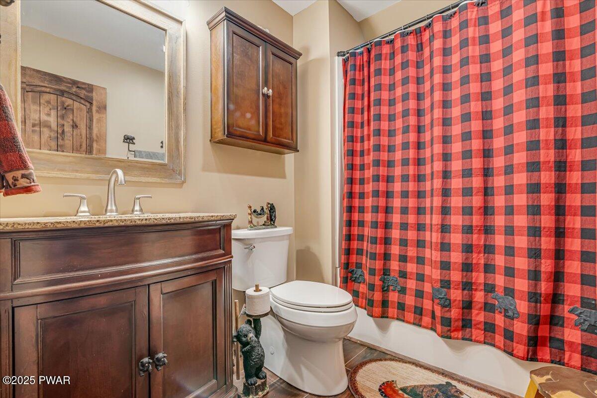 Lake Ariel, Pennsylvania, 18436, United States, 6 Bedrooms Bedrooms, ,4 BathroomsBathrooms,Residential,For Sale,2005698