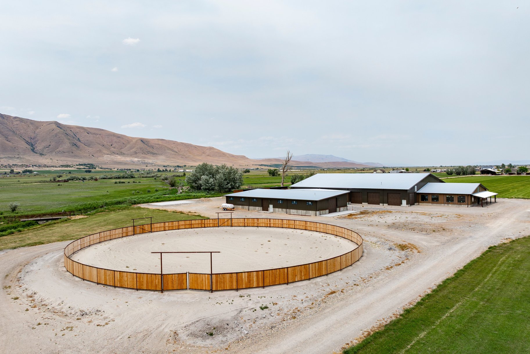  Refined Farmhouse Living with Professional Horse Facilities - 物件實景