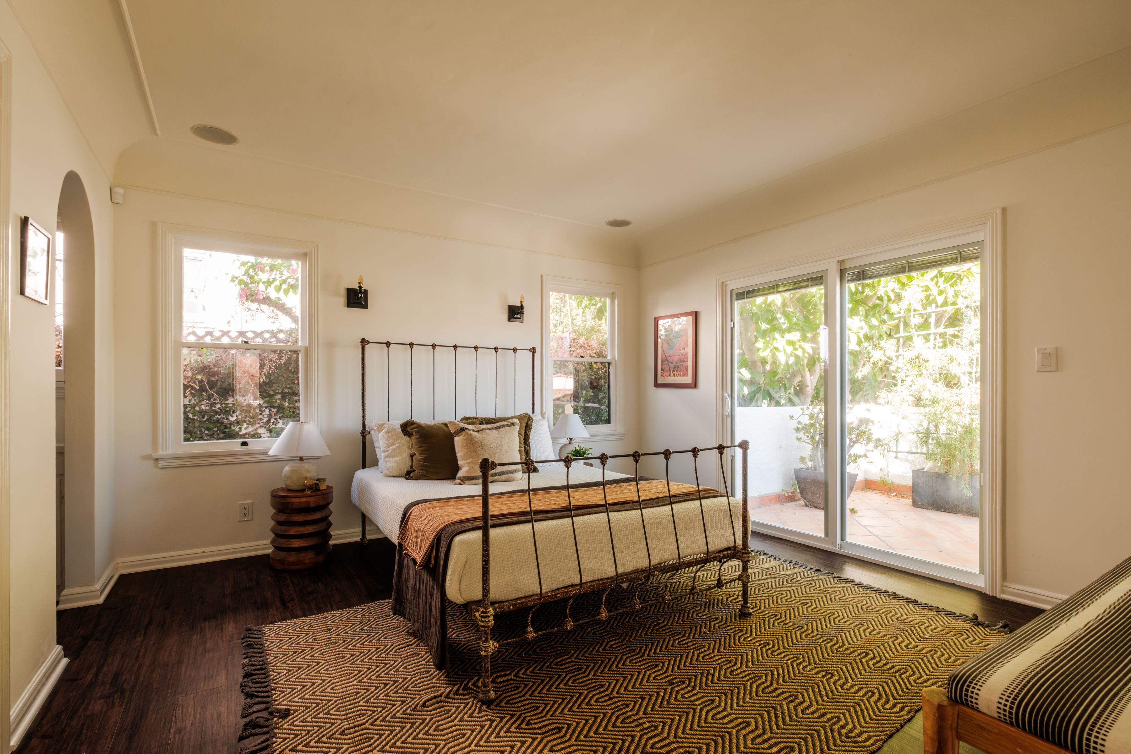  1338 S Sierra Bonita Ave - 物件實景