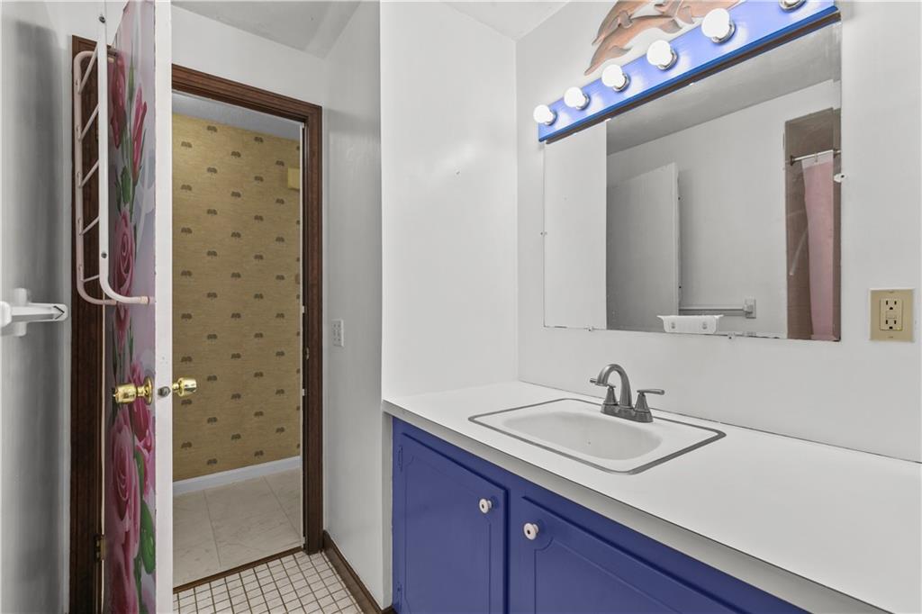 North Kingstown, Rhode Island, 02852, United States, 3 Bedrooms Bedrooms, ,2 BathroomsBathrooms,Residential,For Sale,1976998