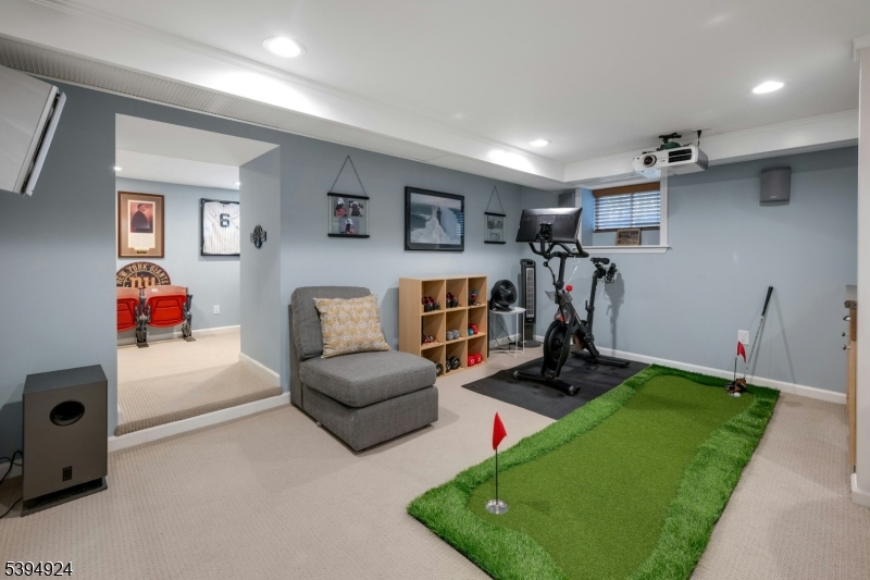 Verona Twp., New Jersey, 07044, United States, 4 Bedrooms Bedrooms, ,3 BathroomsBathrooms,Residential,For Sale,1992064