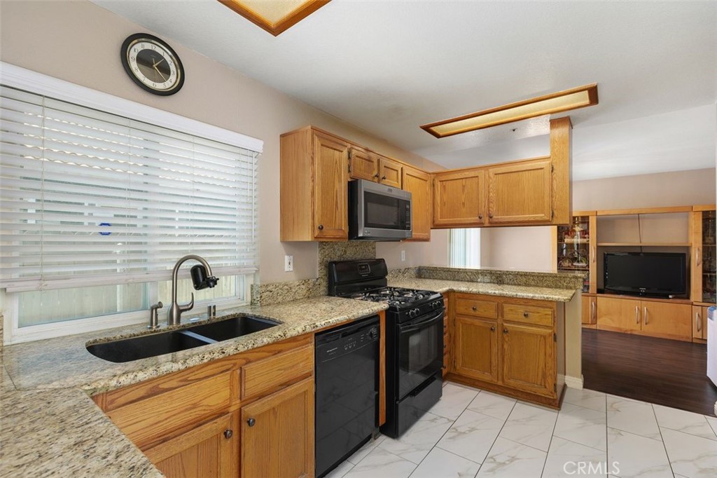 Fontana, California, 92337, United States, 4 Bedrooms Bedrooms, ,3 BathroomsBathrooms,Residential,For Sale,1926621