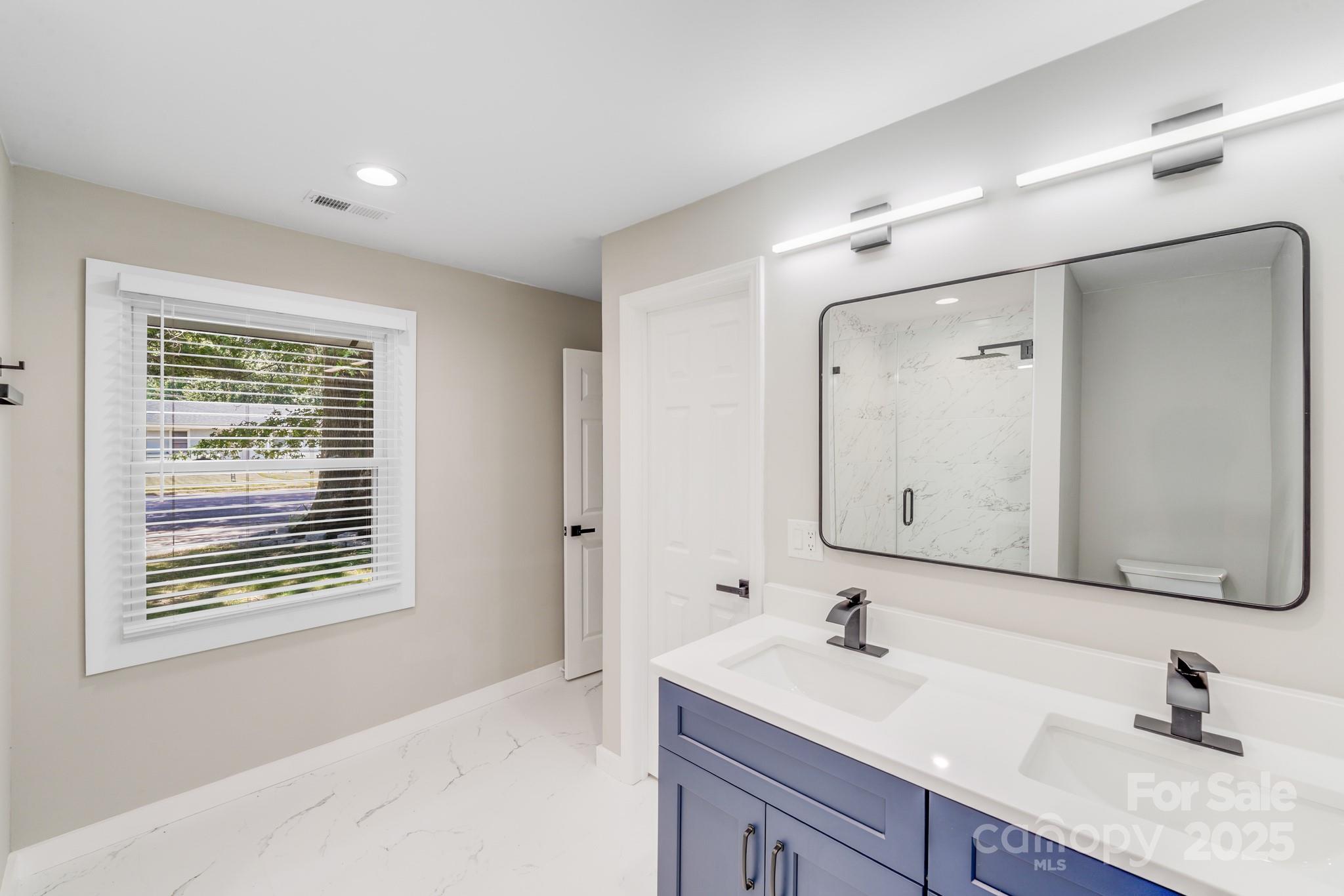 Charlotte, North Carolina, 28210, United States, 3 Bedrooms Bedrooms, ,3 BathroomsBathrooms,Residential,For Sale,1836887