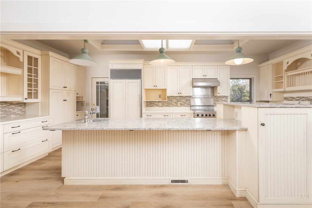 Fayetteville, Arkansas, 72703, United States, 3 Bedrooms Bedrooms, ,3 BathroomsBathrooms,Residential,For Sale,1989133