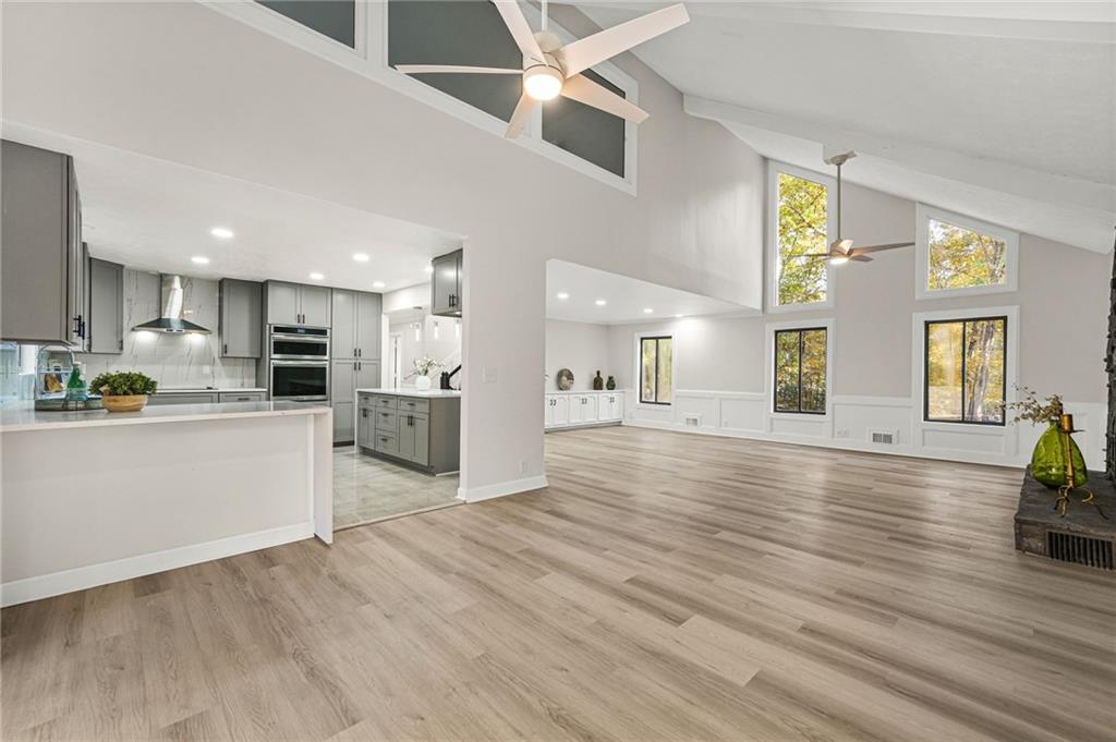 Snellville, Georgia, 30039, United States, 5 Bedrooms Bedrooms, ,4 BathroomsBathrooms,Residential,For Sale,1993862