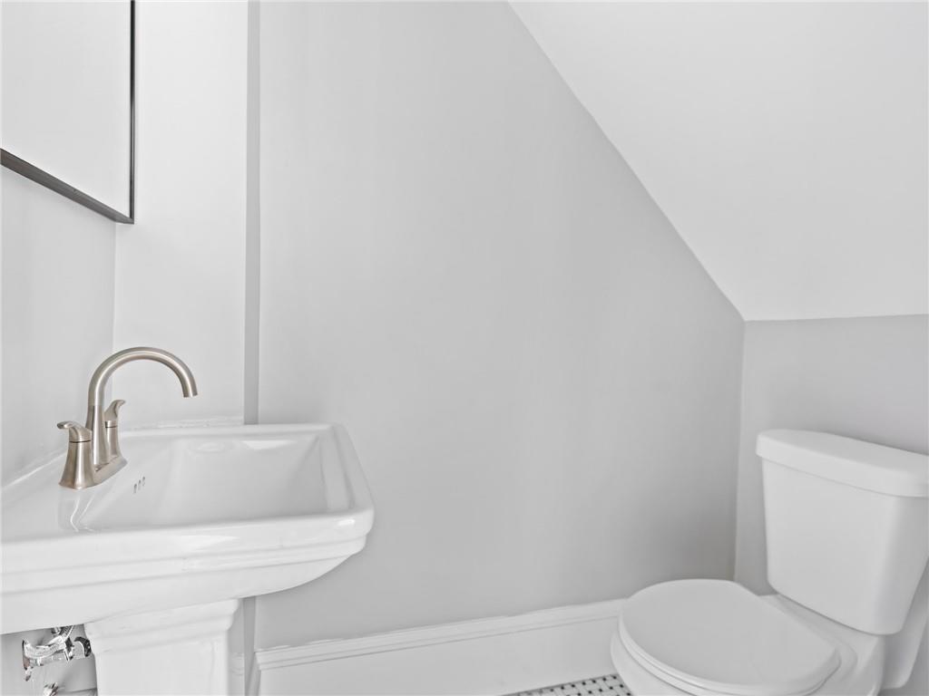 Providence, Rhode Island, 02908, United States, 4 Bedrooms Bedrooms, ,2 BathroomsBathrooms,Residential,For Sale,2007519