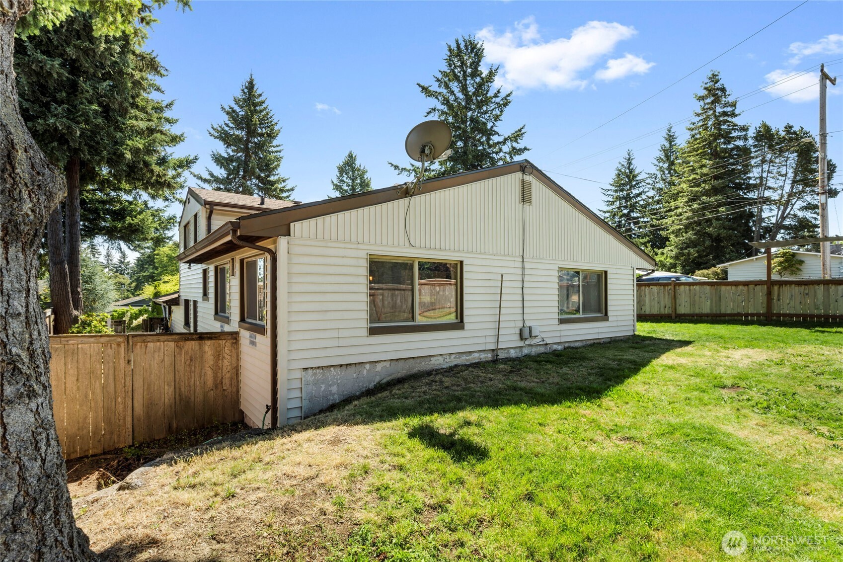 Burien, Washington, 98166, United States, 3 Bedrooms Bedrooms, ,2 BathroomsBathrooms,Residential,For Sale,1895408