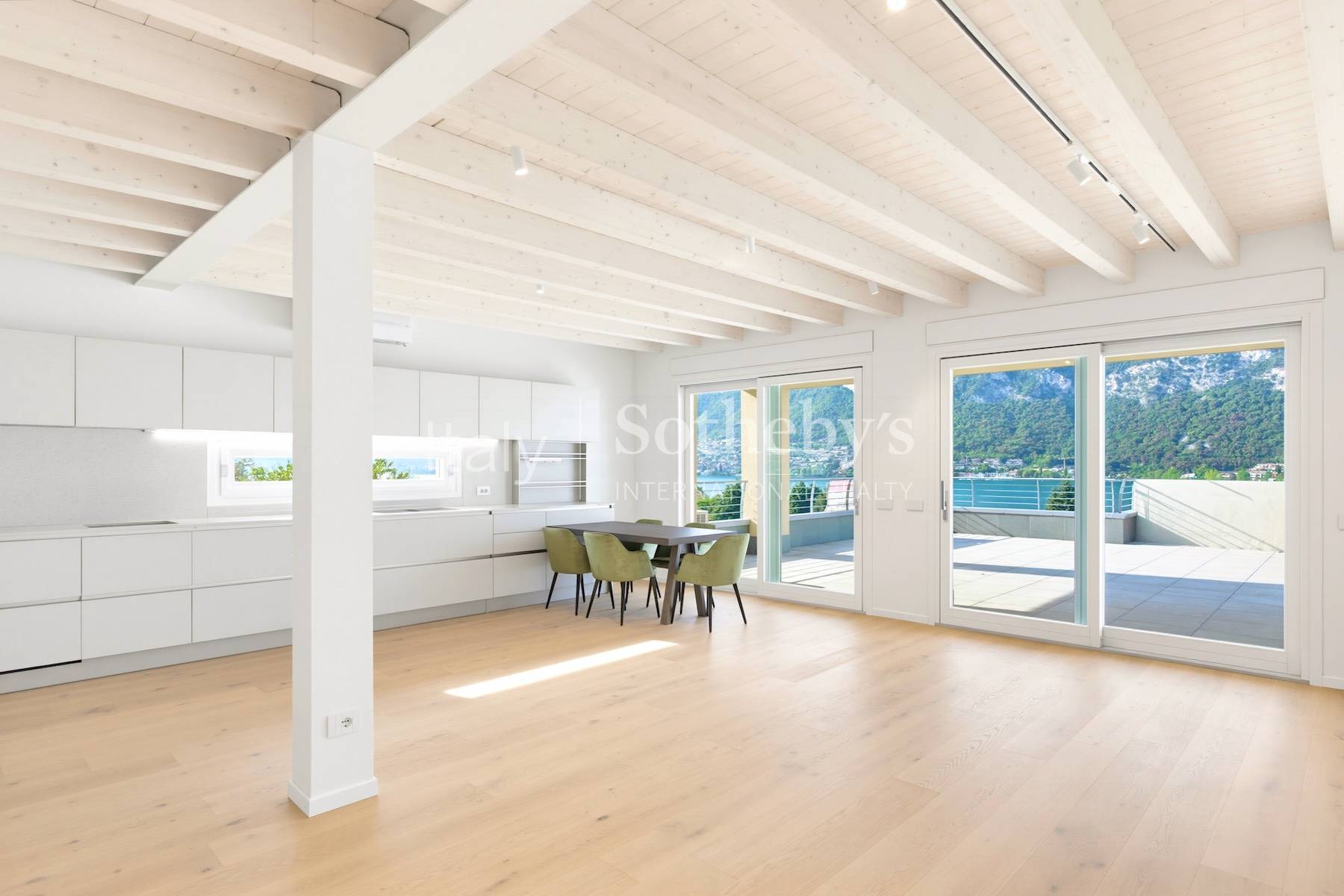  Stunning Penthouse with Pool and Lake Iseo Views - 物件實景