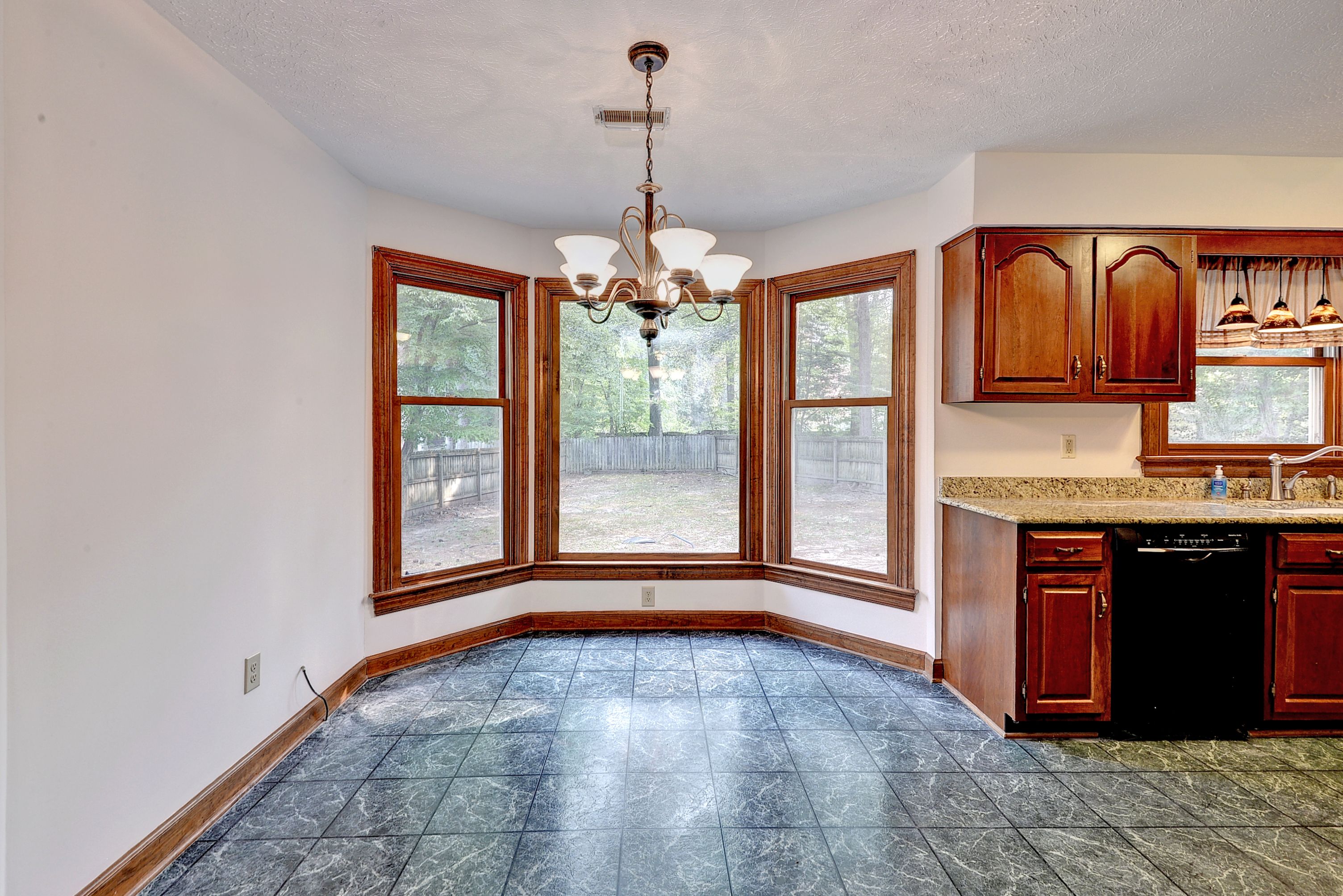  5540 Rolling Woods Drive, Williamsburg, VA 23185 - 物件實景