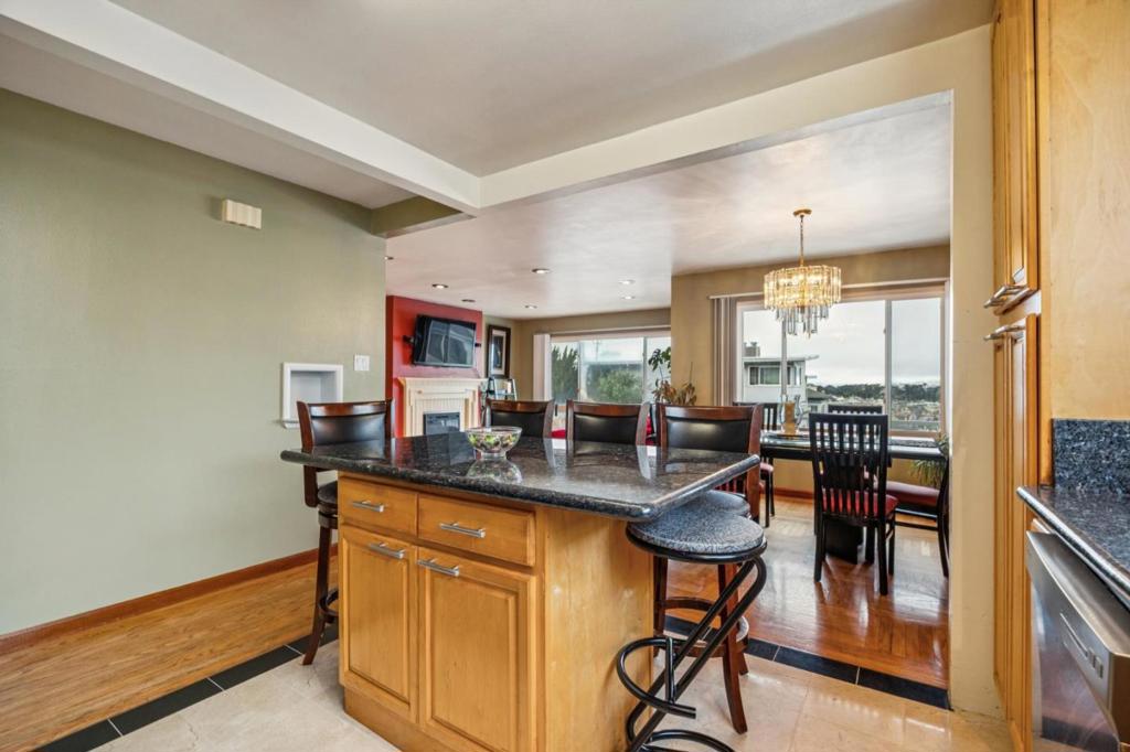 Daly City, California, 94015, United States, 5 Bedrooms Bedrooms, ,2 BathroomsBathrooms,Residential,For Sale,2010788