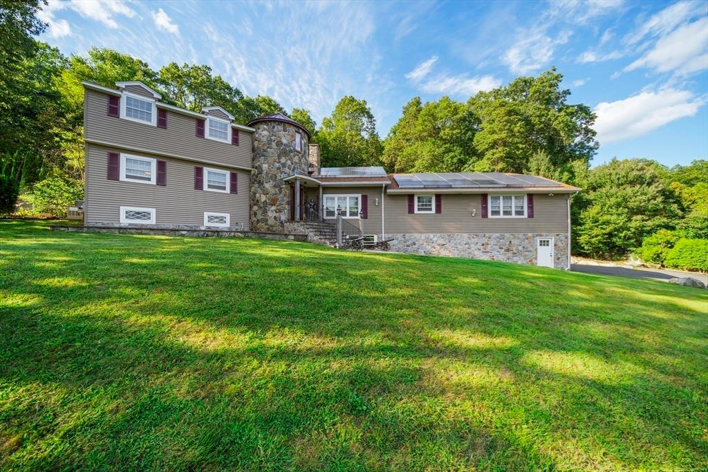 Ludlow, Massachusetts, 01056, United States, 3 Bedrooms Bedrooms, ,2 BathroomsBathrooms,Residential,For Sale,1974987