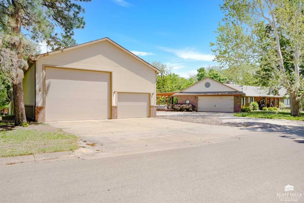 Junction City, Kansas, 66441, United States, 4 Bedrooms Bedrooms, ,4 BathroomsBathrooms,Residential,For Sale,1805372