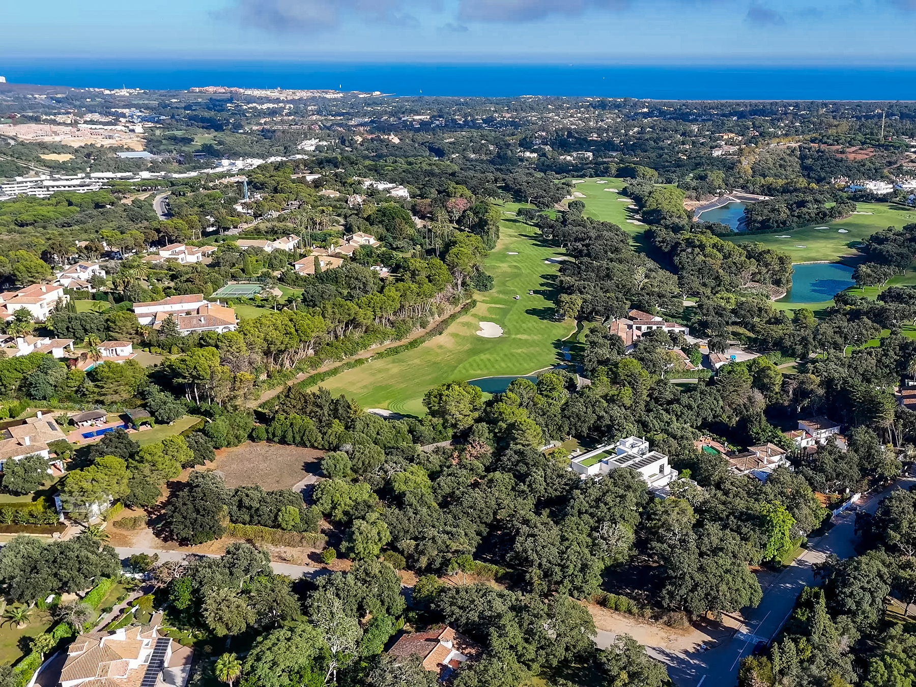 Expansive frontline golf plot beside Valderrama