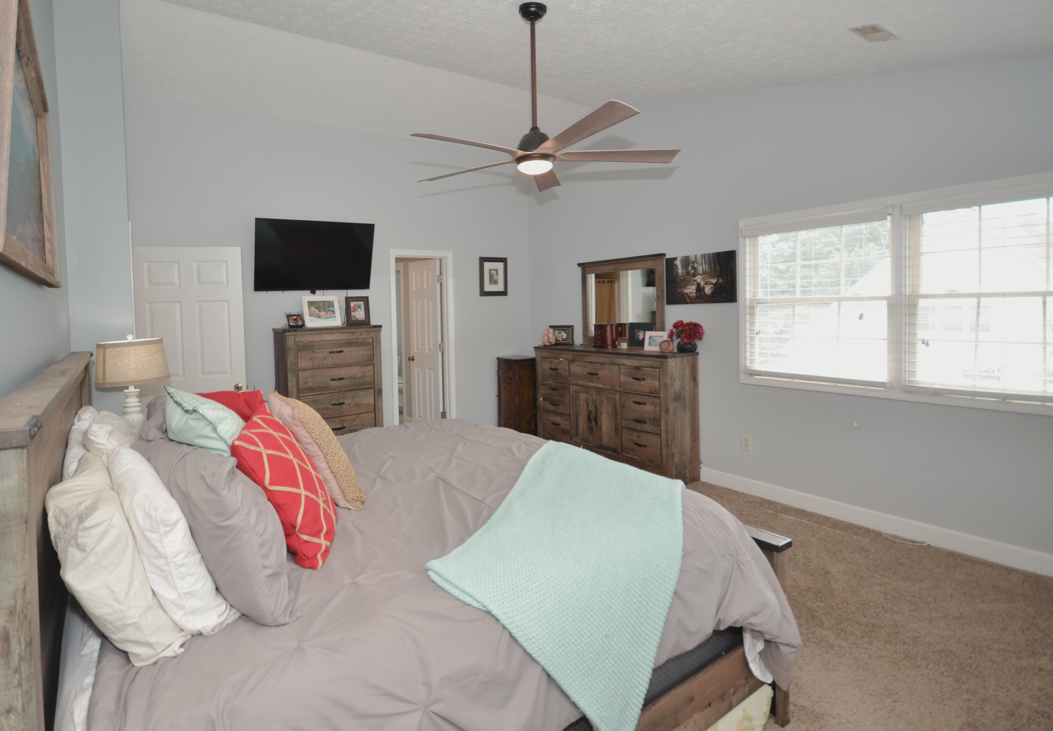 Kodak, Tennessee, 37764, United States, 4 Bedrooms Bedrooms, ,3 BathroomsBathrooms,Residential,For Sale,1887737