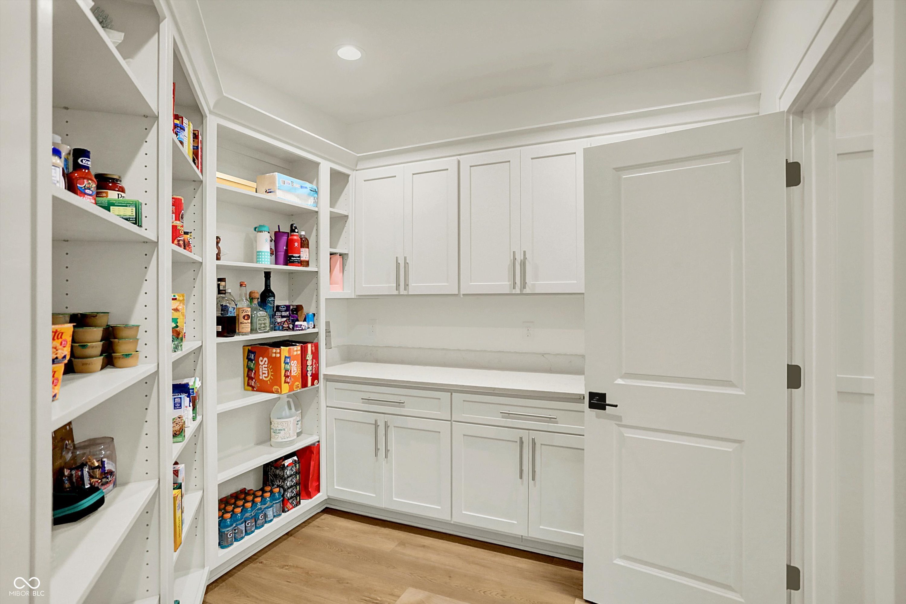 Bargersville, Indiana, 46106, United States, 5 Bedrooms Bedrooms, ,6 BathroomsBathrooms,Residential,For Sale,1983672