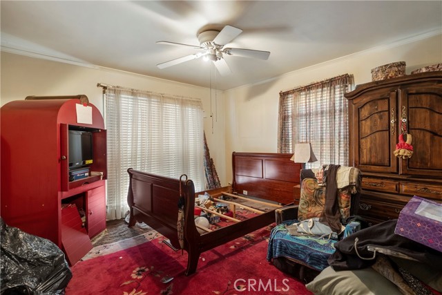 Los Angeles, California, 90018, United States, 2 Bedrooms Bedrooms, ,1 BathroomBathrooms,Residential,For Sale,1981345