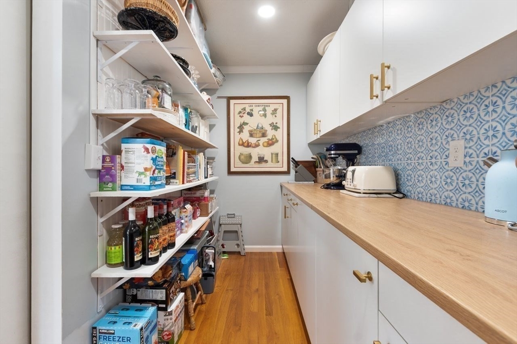 Westford, Massachusetts, 01886, United States, 4 Bedrooms Bedrooms, ,4 BathroomsBathrooms,Residential,For Sale,1987953