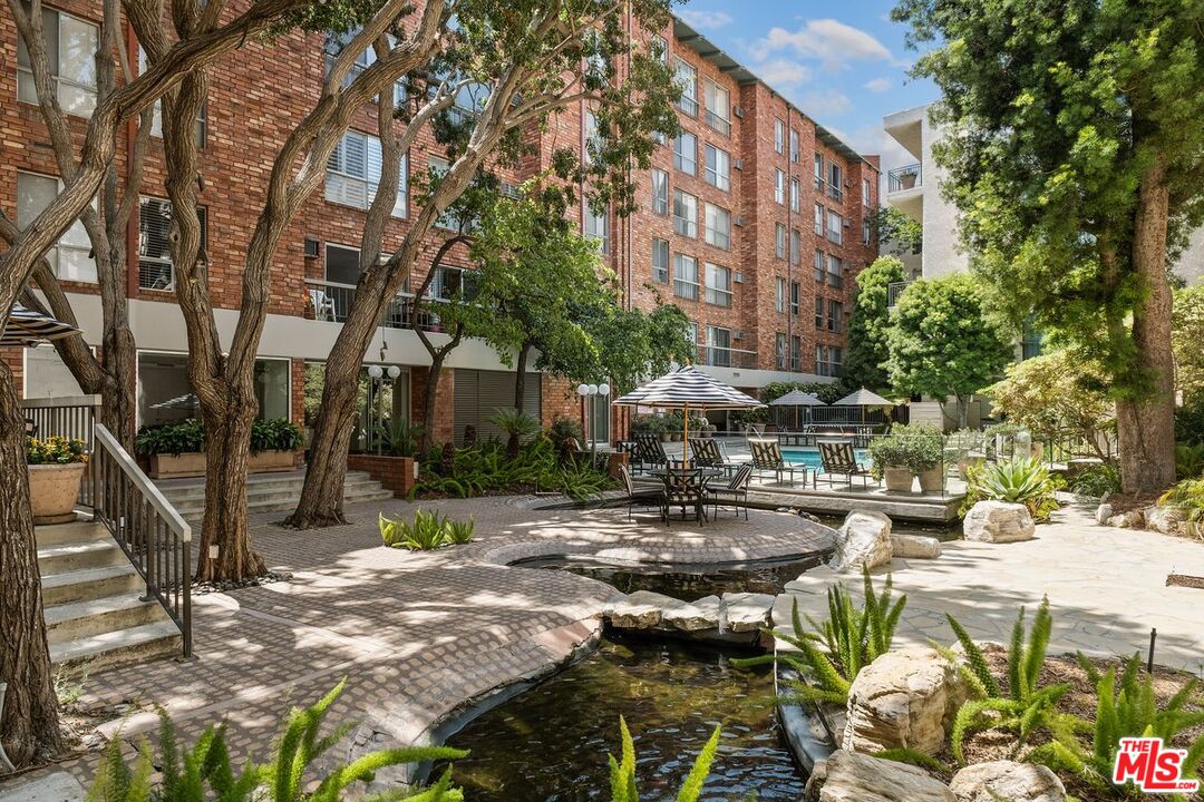 Los Angeles, California, 90024, United States, 2 Bedrooms Bedrooms, ,1 BathroomBathrooms,Residential,For Sale,1948814