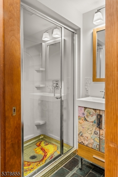 Lebanon Twp., New Jersey, 08826, United States, 3 Bedrooms Bedrooms, ,2 BathroomsBathrooms,Residential,For Sale,1972672